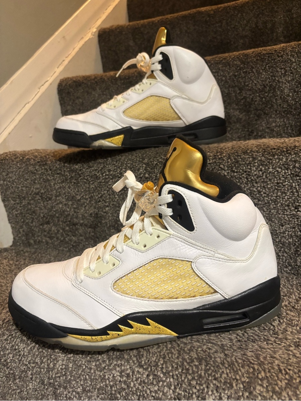 Size 12 - Jordan 5 Retro 2016 Olympic White Gold excellent condition authentic